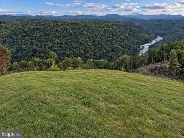 Lot 20 Arrowhead Dr, MT NEBO, WV 26679