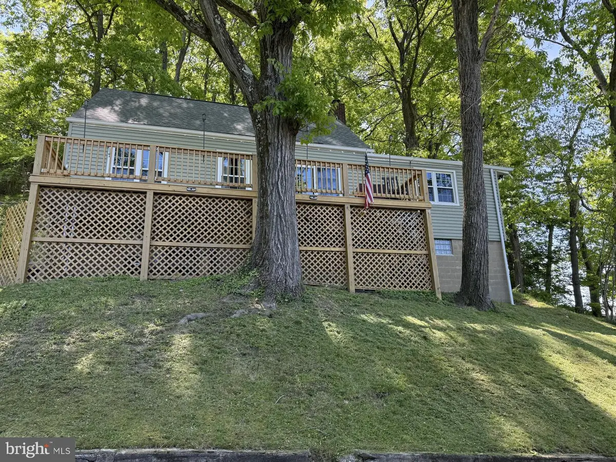 32 Fairfax Dr, Wheeling, WV 26003 - #1