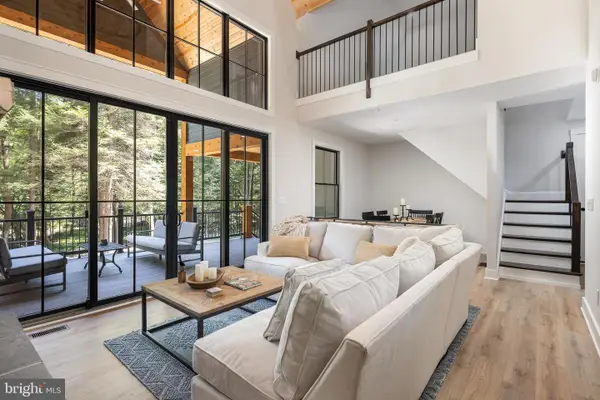 653 Watersound Trce, BRUCETON MILLS, WV 26525