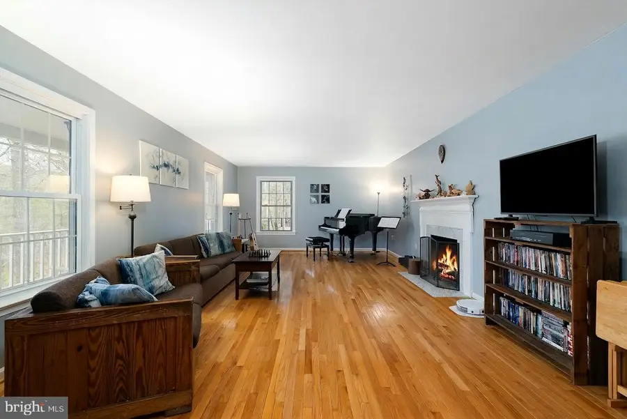 232 Oakmont Estates Dr, Franklin, WV 26807 - #3