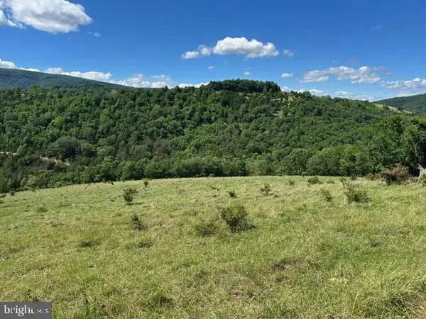 1096 Strauter Rd, FRANKLIN, WV 26807