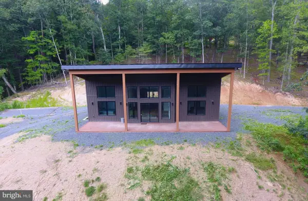 279 Waterline Dr, UPPER TRACT, WV 26866