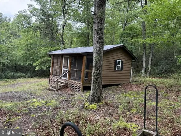 69 Sky Dr, FRANKLIN, WV 26807
