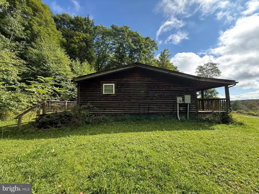 95 Poplar Ln, Circleville, WV 26804 - #3