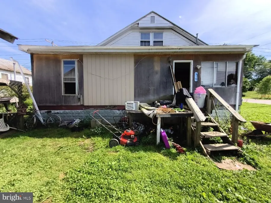 216 Juliana St, Elizabeth, WV 26143 - #3