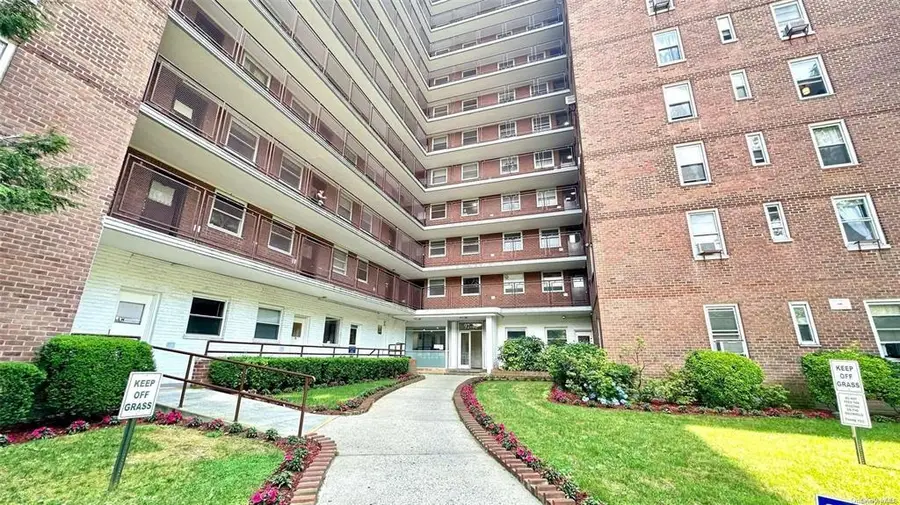 97-40 62nd Drive #9K, Rego Park, NY 11374 - Image #2