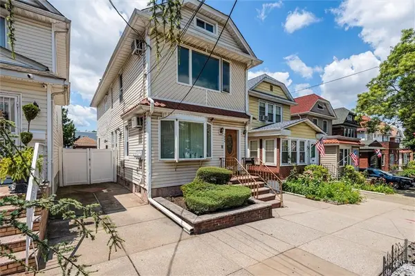 7844 86th Street, Glendale, NY 11385