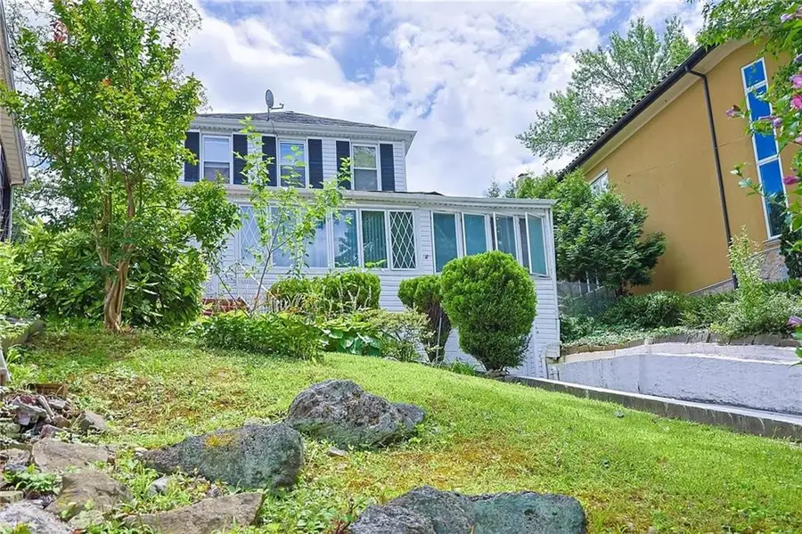 19512 Mclaughlin Avenue, Hollis, NY 11423 - Image #3