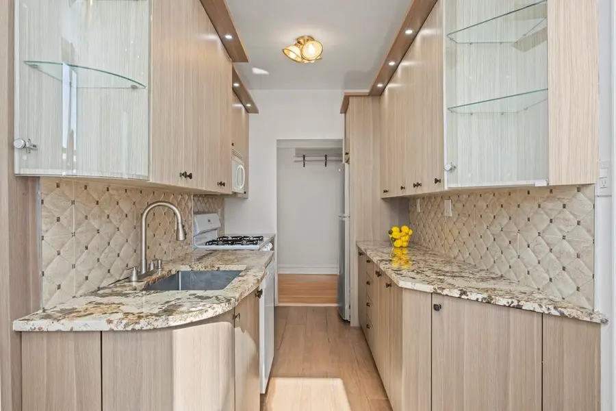 7101 Shore Road #6E, Brooklyn, NY 11209 - Image #2