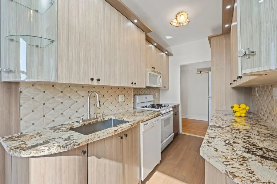 7101 Shore Road #6E, Brooklyn, NY 11209 - Image #3