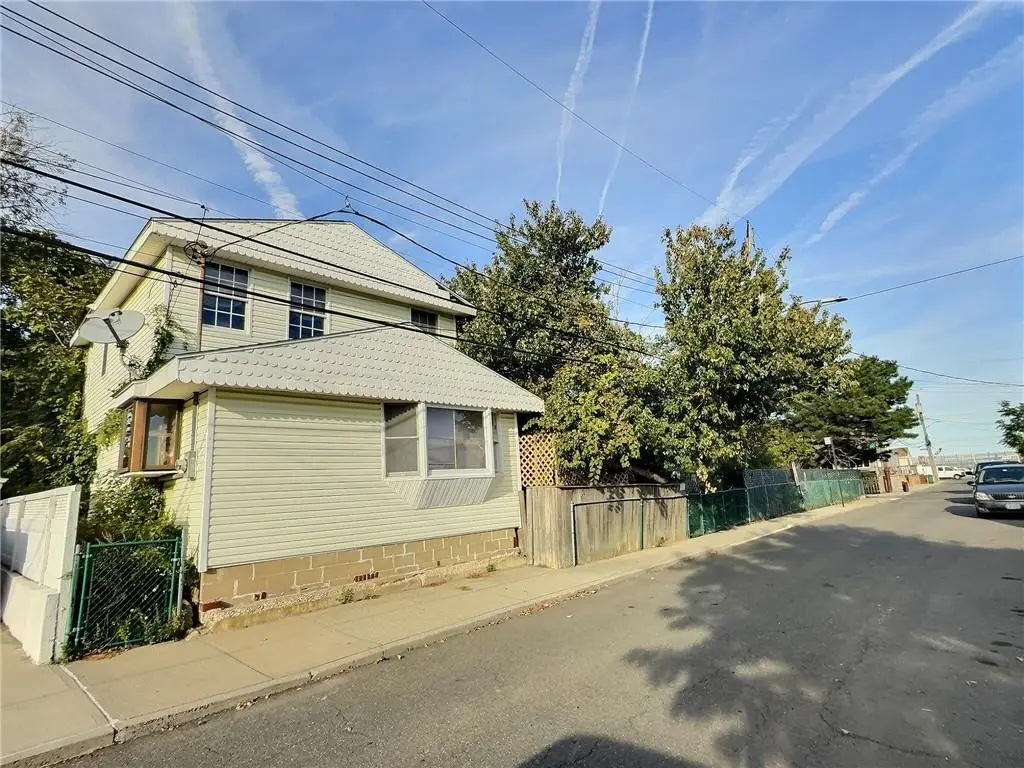 815 Walton Road, Broad Channel, NY 11693 - Image #1