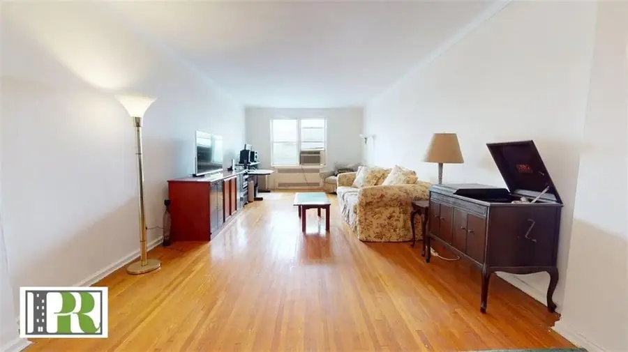 902 Ocean Parkway #4G, Brooklyn, NY 11230 - Image #2
