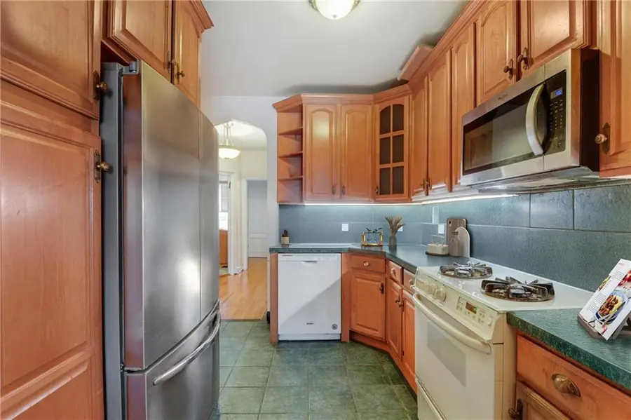 233 Battery Avenue, Brooklyn, NY 11228 - Image #3