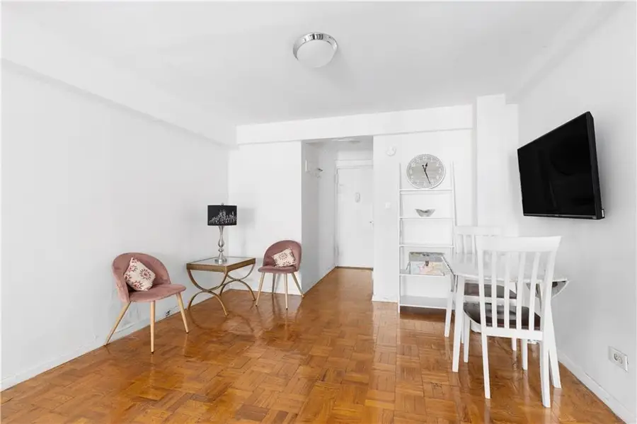 240 East 55th Street #9H, New York, NY 10022 - Image #2