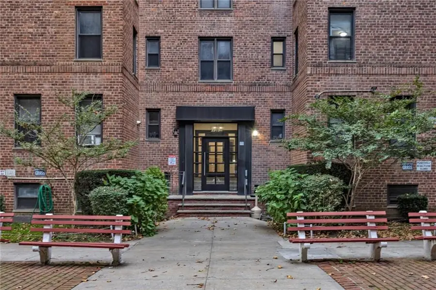 2717 East 28th Street #4E, Brooklyn, NY 11235 - Image #2