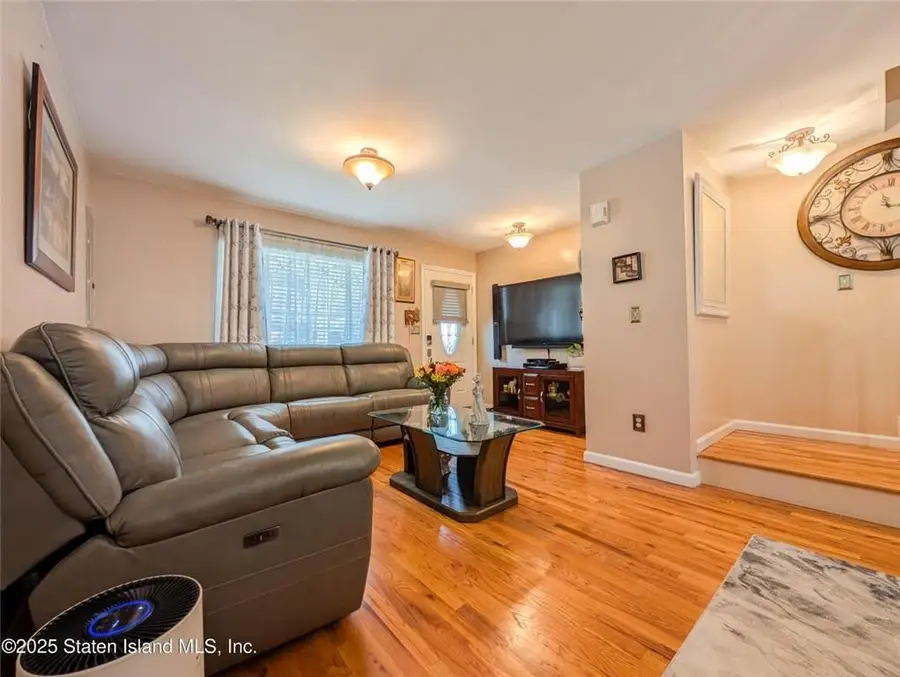 208 Osgood Avenue, Staten Island, NY 10304 - Image #3