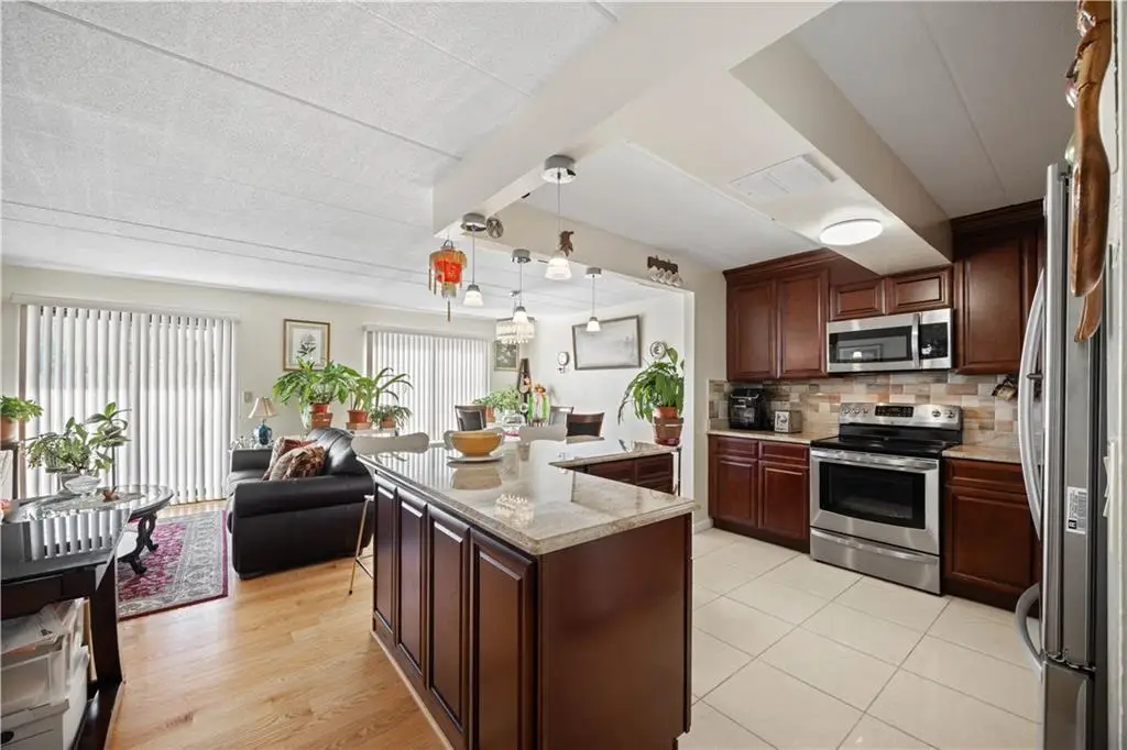 10815 Seaview Avenue #40C, Brooklyn, NY 11236 - Image #1