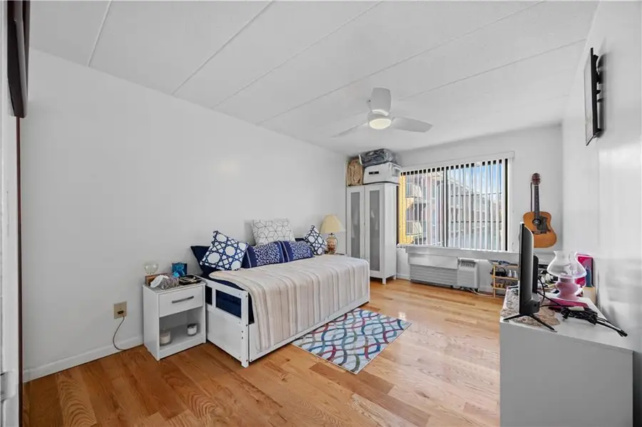 10815 Seaview Avenue #40C, Brooklyn, NY 11236 - Image #3