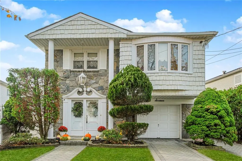 16 Bowling Green Place, Staten Island, NY 10314 - Image #1