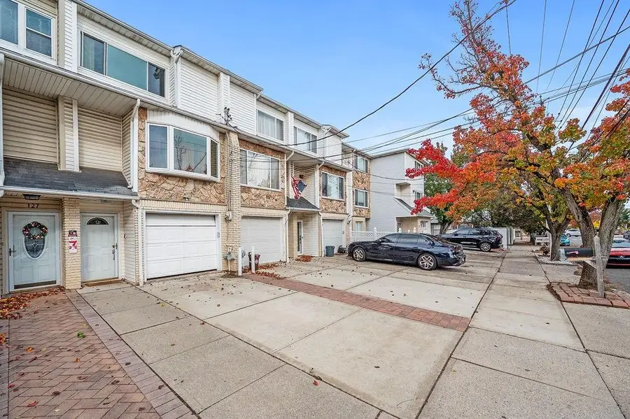 125 Wirt Avenue, Staten Island, NY 10309 - Image #3