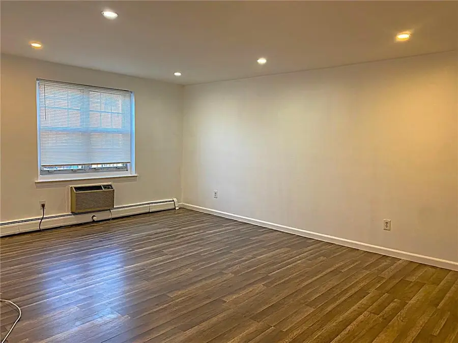 394 Maryland Avenue North #2A, Staten Island, NY 10305 - Image #2