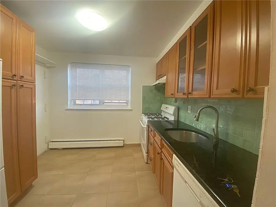 394 Maryland Avenue North #2A, Staten Island, NY 10305 - Image #3