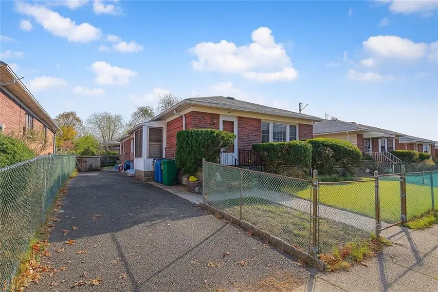 99 Park Hill Circle, Staten Island, NY 10304 - Image #2