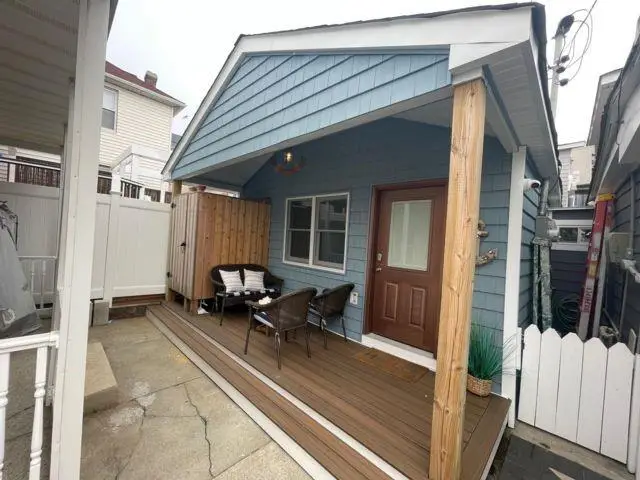 190 Beach 109th Street, Rockaway Park, NY 11694 - #1