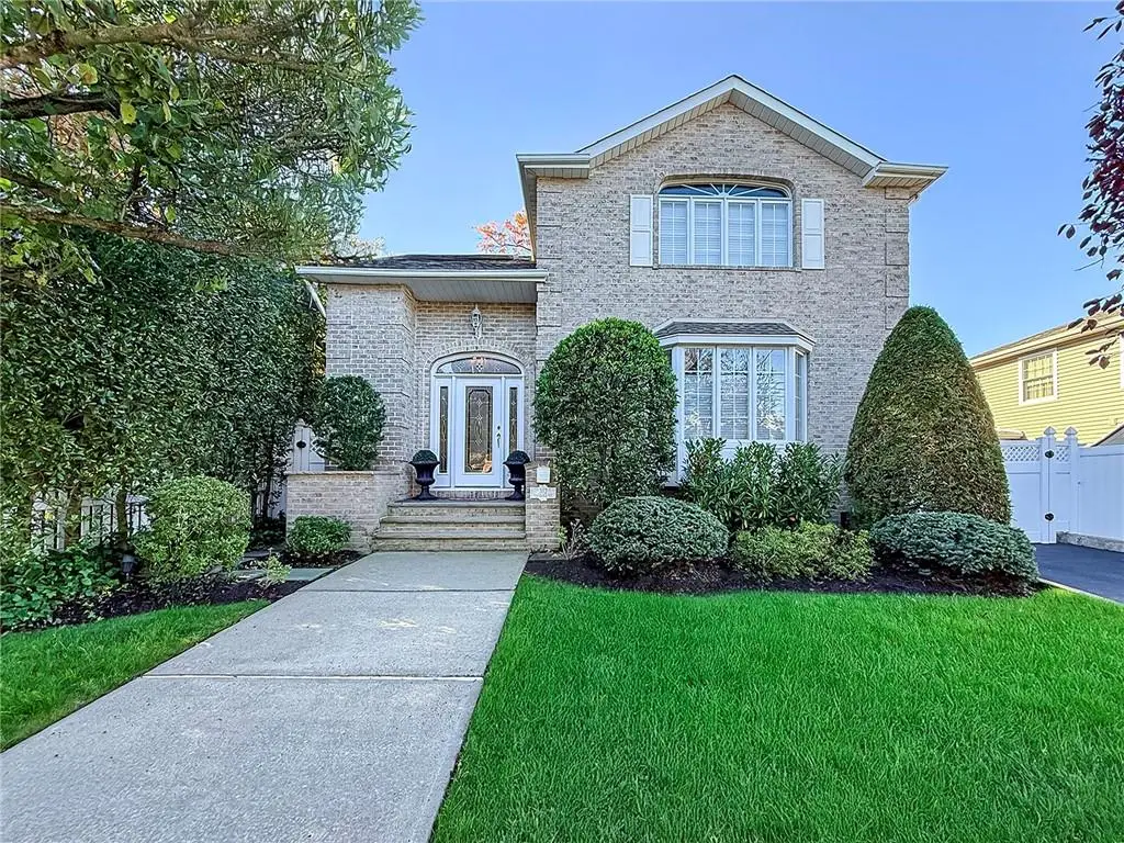 312 Barbara Street, Staten Island, NY 10306 - Image #1