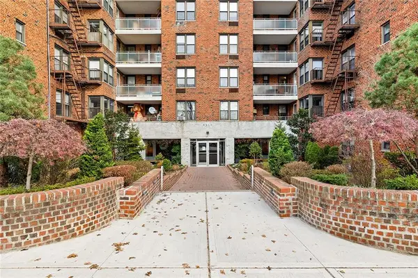 9511 Shore Road #205, Brooklyn, NY 11209