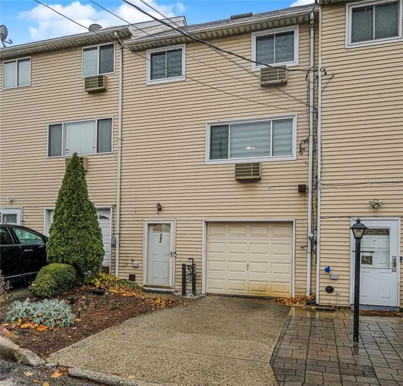 121 Clark Lane, Staten Island, NY 10304 - Image #1