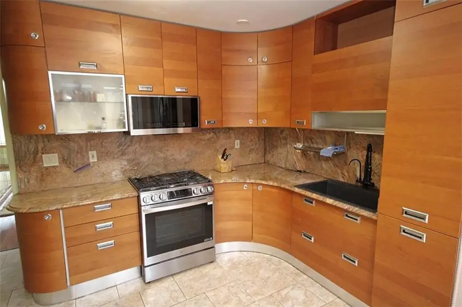 2963 Voorhies Avenue, Brooklyn, NY 11235 - Image #2