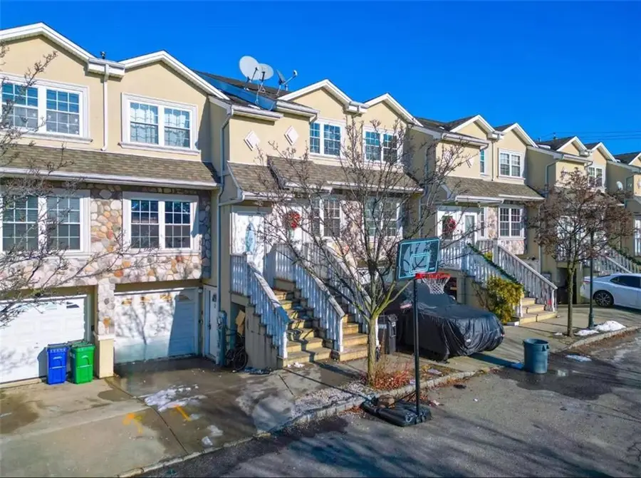 220 Dartmouth Loop, Staten Island, NY 10306 - Image #2