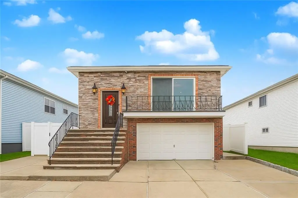 28 Drumgoole Road East, Staten Island, NY 10312 - Image #1