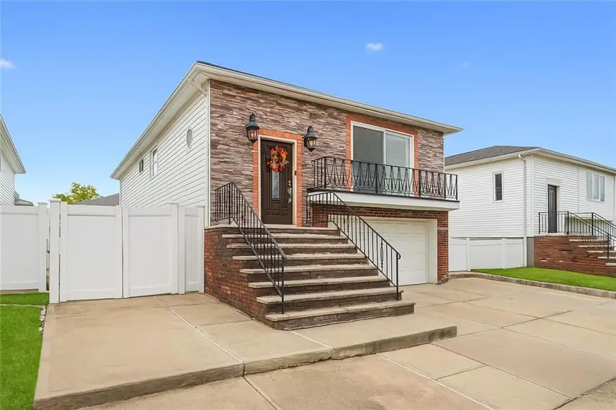 28 Drumgoole Road East, Staten Island, NY 10312 - Image #2