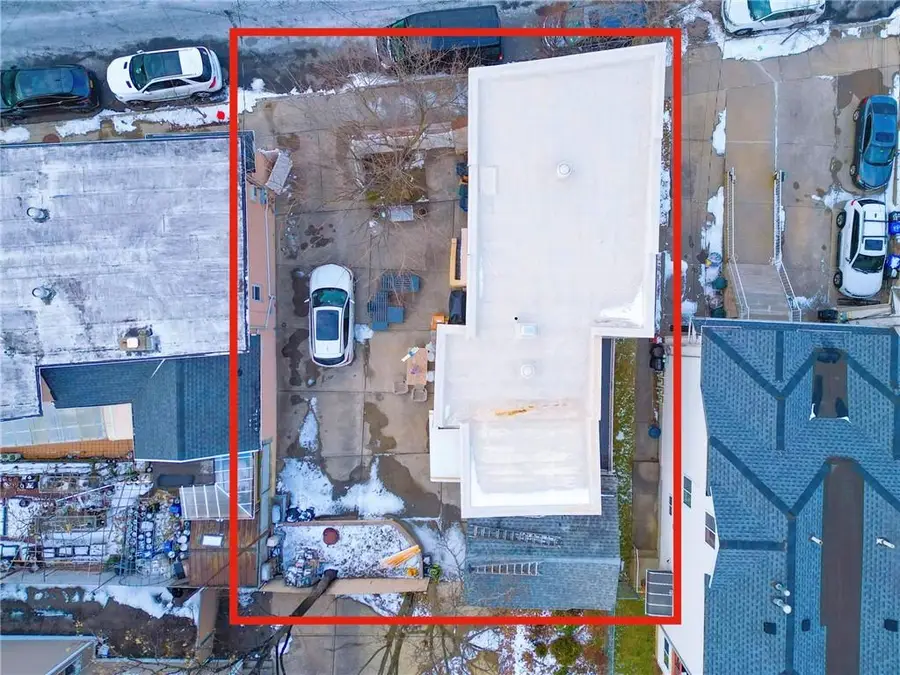 98 Robin Road, Staten Island, NY 10305 - Image #3