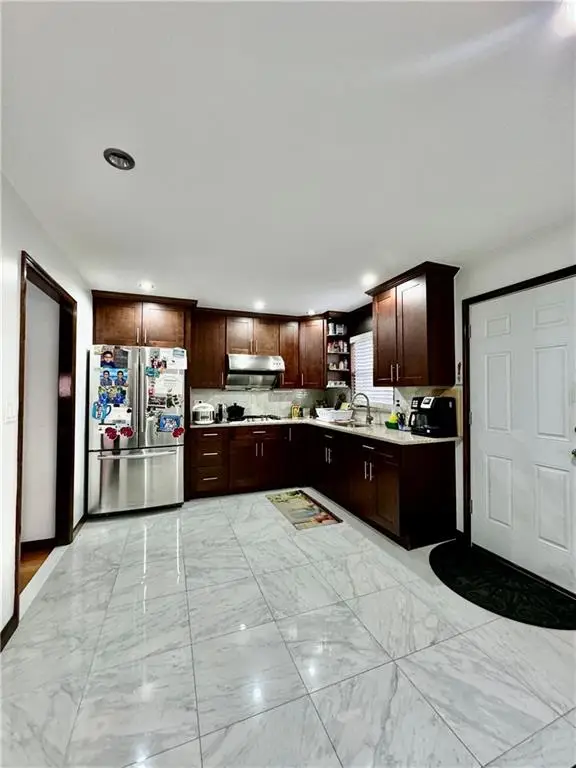 9 Downey Place, Staten Island, NY 10303 - Image #3