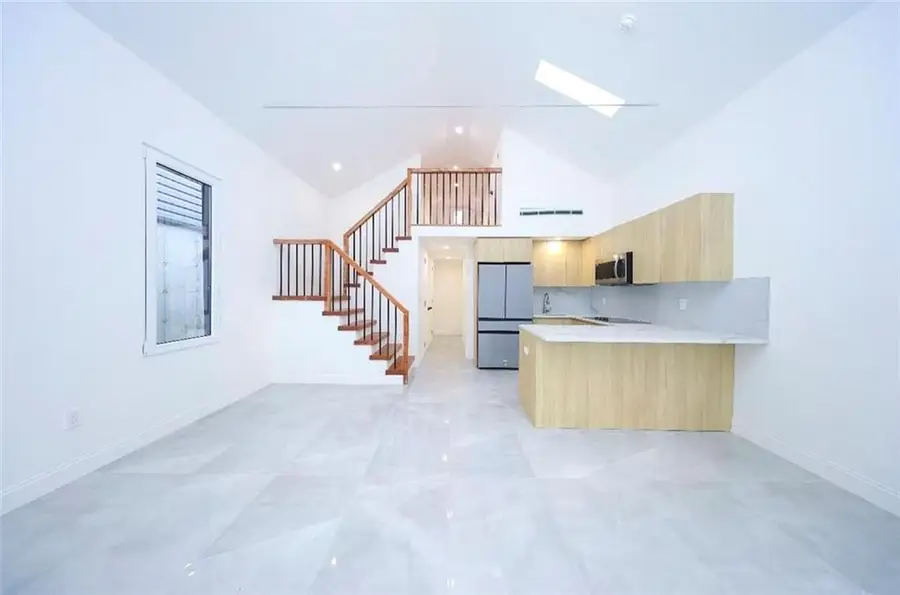 32 Lincoln Terrace, Brooklyn, NY 11235 - Image #2