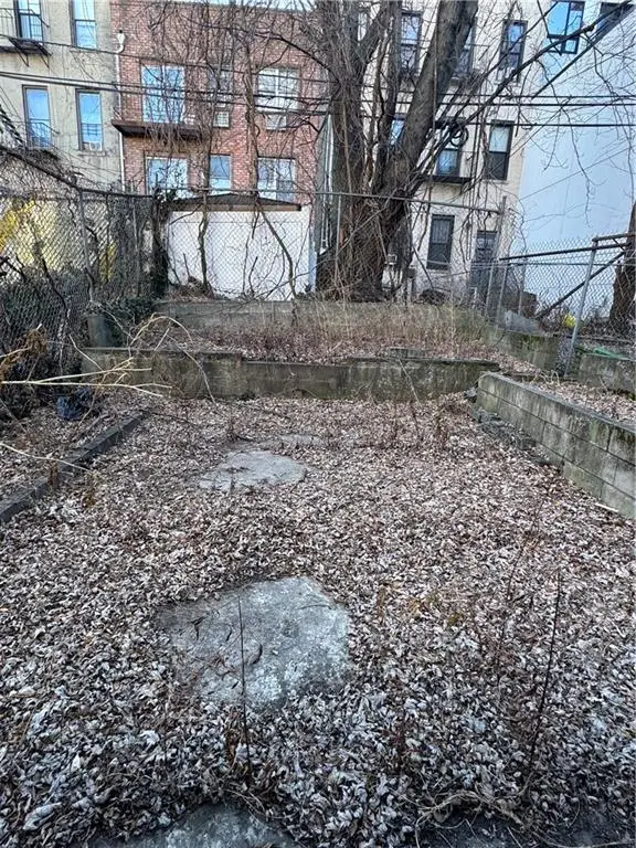 6 Pilling Street, Brooklyn, NY 11207 - #3