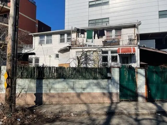 38 Brighton 2nd Place, Brooklyn, NY 11235 - Image #2