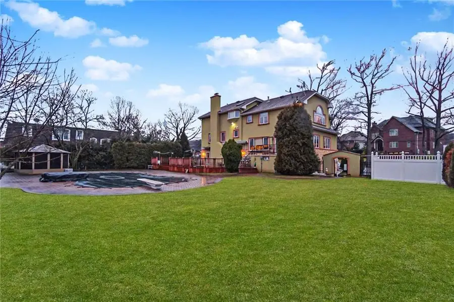 172 Coventry Road, Staten Island, NY 10304 - #2