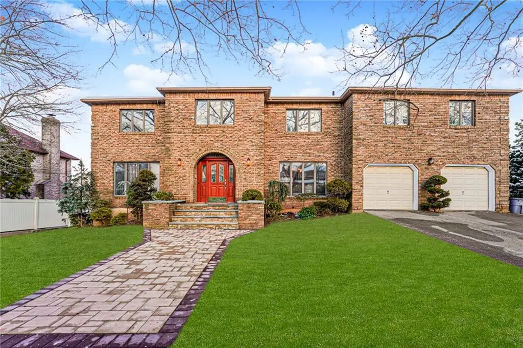 121 Dahlia Street, Staten Island, NY 10312 - Image #1