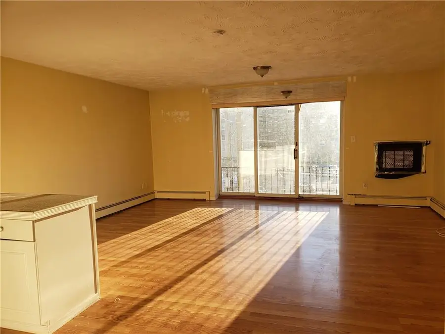 204 Beach 102nd Street, Rockaway Park, NY 11694 - Image #3