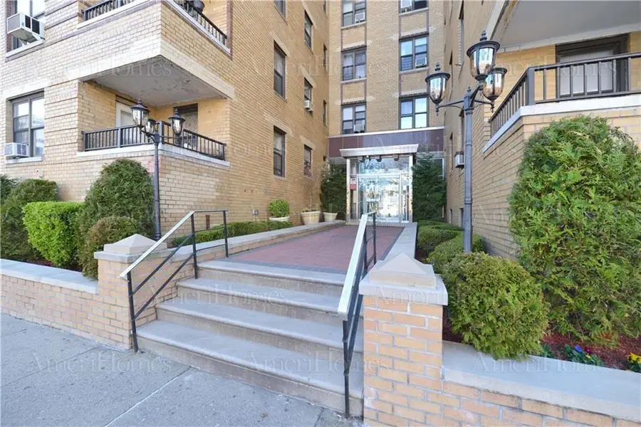 150 West End Avenue #1P, Brooklyn, NY 11235 - Image #2
