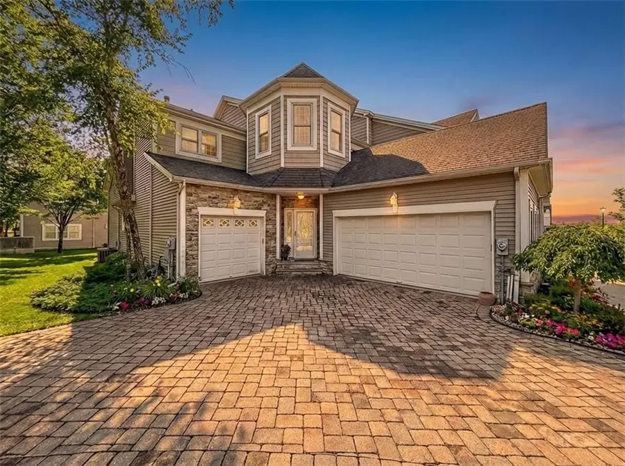 20 Tides Lane, Staten Island, NY 10309 - #2