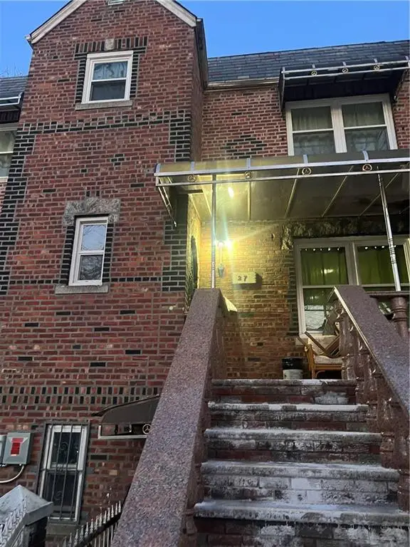 27 East 56th Street, Brooklyn, NY 11203