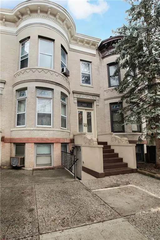 425 81st Street, Brooklyn, NY 11209