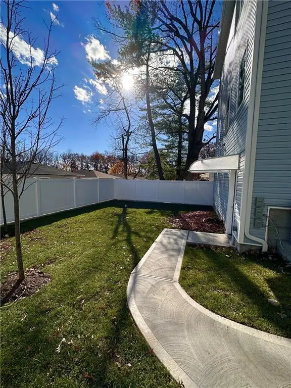 556 Drumgoole Road East, Staten Island, NY 10312 - #3