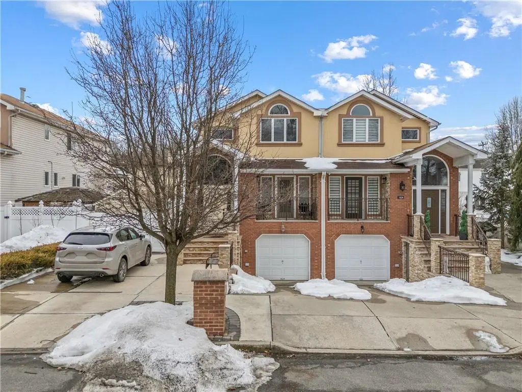 1622 Woodrow Road, Staten Island, NY 10309 - #1