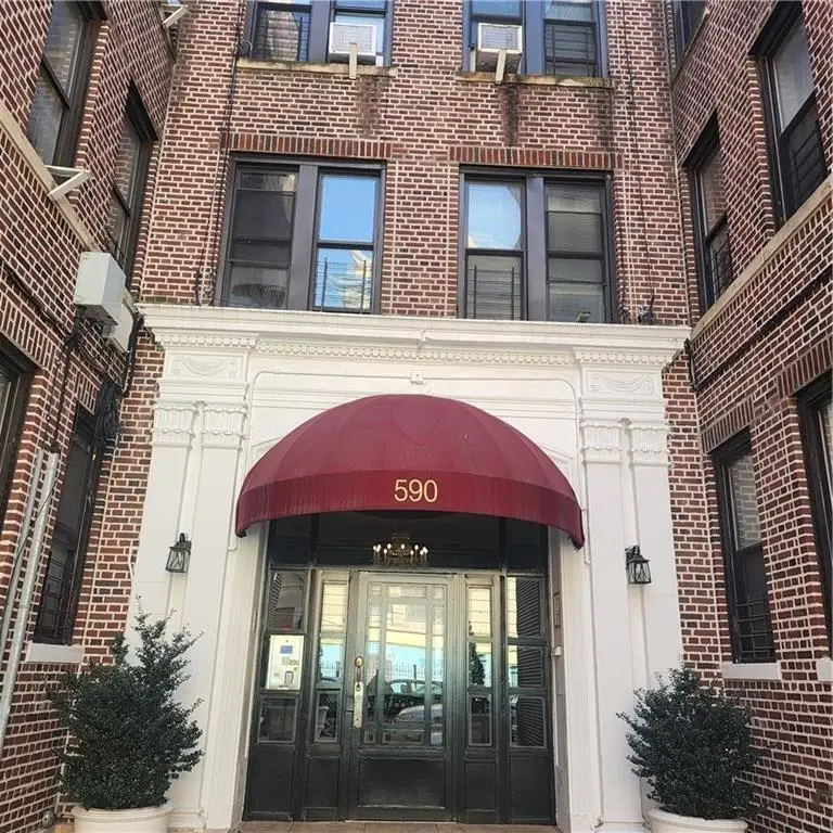 590 Parkside Avenue #3AW, Brooklyn, NY 11226 - #2